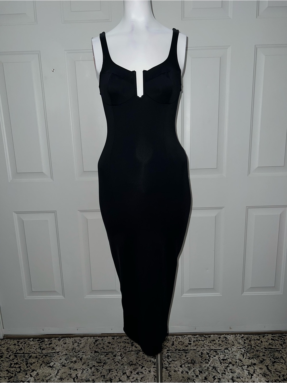 Good American Black Sculpting Midi Dress - Picture 2 of 5